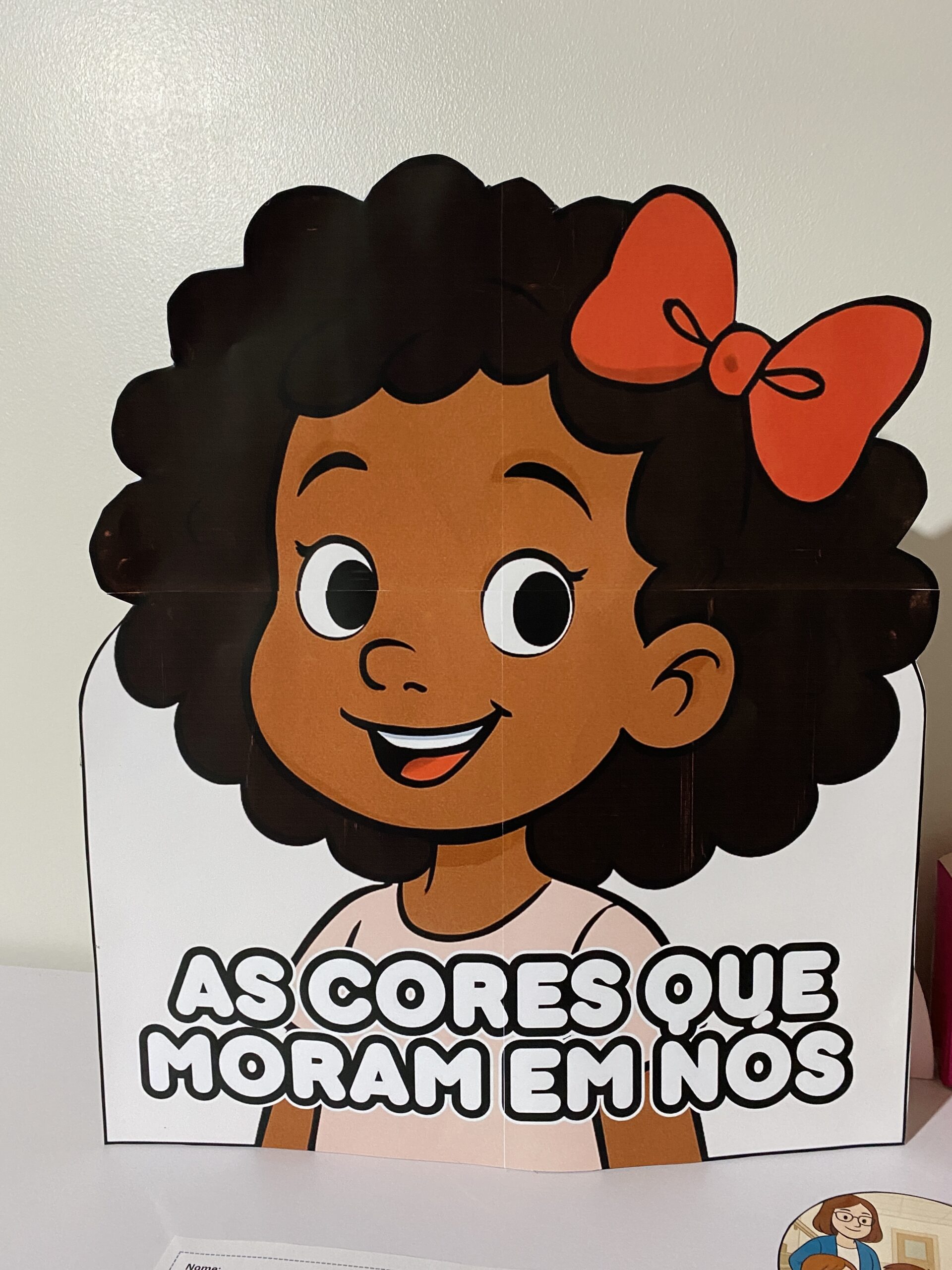 História na Luva "As Cores que Moram em Nós"