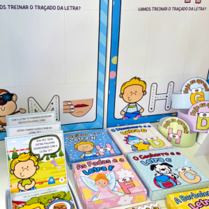 COMBO KIT HISTÓRIA NA CAIXA AS LETRAS DO ALFABETO + CARTAZES